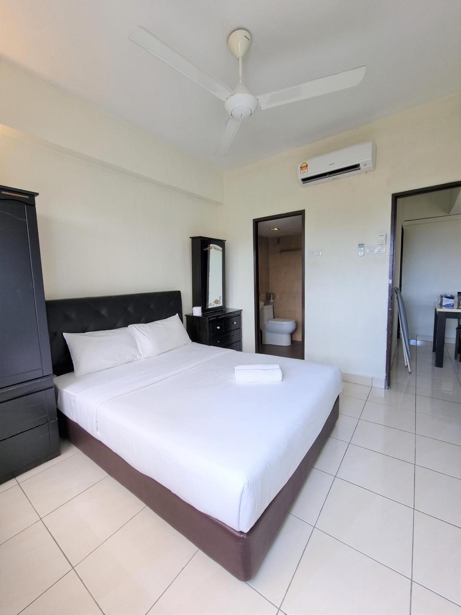 Green Ocean Seaview Apartment Batu Ferringhi Exterior foto
